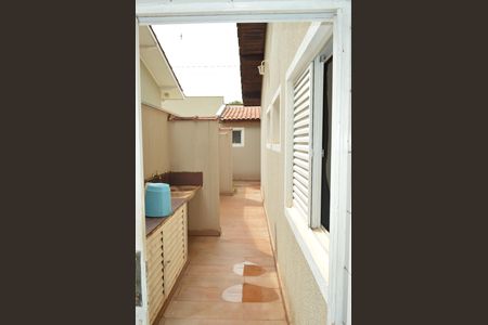 Casa de condomínio para alugar com 70m², 4 quartos e 3 vagasÁrea de Serviço