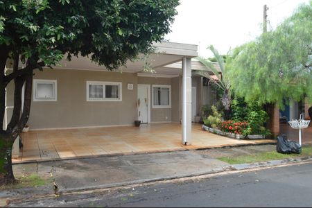 Casa de condomínio para alugar com 70m², 4 quartos e 3 vagasFachada