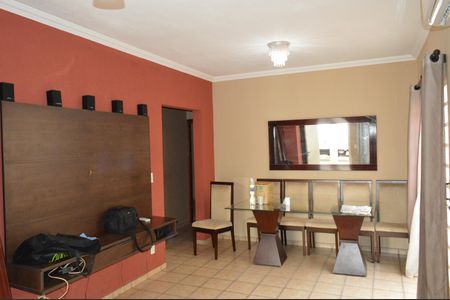 Casa de condomínio para alugar com 70m², 4 quartos e 3 vagasSala