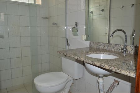 Casa de condomínio para alugar com 70m², 4 quartos e 3 vagasBanheiro