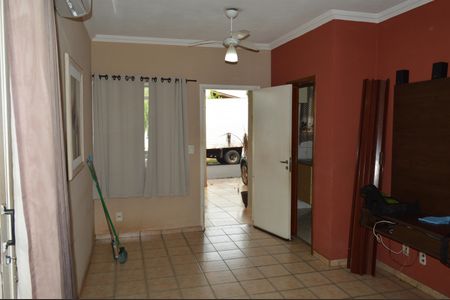 Casa de condomínio para alugar com 70m², 4 quartos e 3 vagasSala