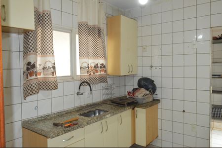 Casa de condomínio para alugar com 70m², 4 quartos e 3 vagasCozinha
