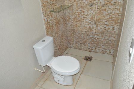 Casa de condomínio para alugar com 70m², 4 quartos e 3 vagasBanheiro de serviço