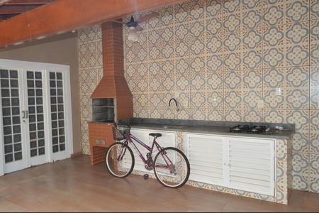 Casa de condomínio para alugar com 70m², 4 quartos e 3 vagasChurrasqueira