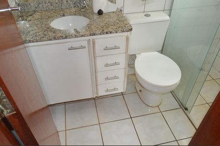 Casa de condomínio para alugar com 70m², 4 quartos e 3 vagasBanheiro da Suíte