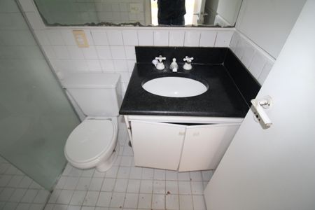 Apartamento à venda com 200m², 3 quartos e 4 vagasBanheiro da Suíte 2