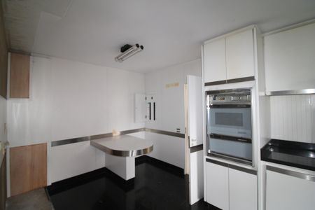 Apartamento à venda com 200m², 3 quartos e 4 vagasCozinha