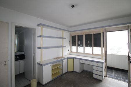 Apartamento à venda com 200m², 3 quartos e 4 vagasSuíte 2