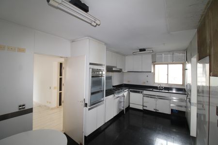 Apartamento à venda com 200m², 3 quartos e 4 vagasCozinha