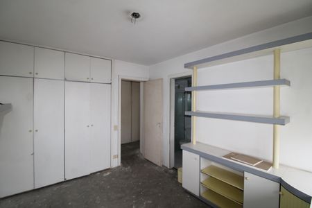 Apartamento à venda com 200m², 3 quartos e 4 vagasSuíte 2