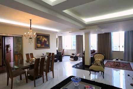 Apartamento à venda com 203m², 4 quartos e 2 vagasSala