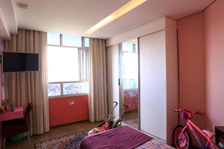 Apartamento à venda com 203m², 4 quartos e 2 vagasSuíte 1