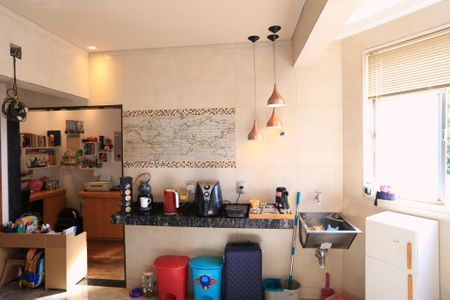 Apartamento à venda com 203m², 4 quartos e 2 vagasCozinha e Área de Serviço