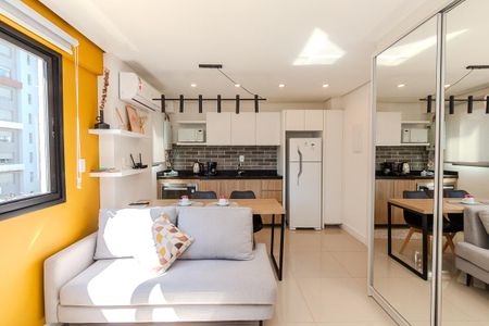 Sala/Quarto de kitnet/studio para alugar com 1 quarto, 25m² em Farroupilha, Porto Alegre