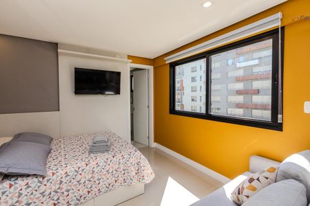 Sala/Quarto de kitnet/studio para alugar com 1 quarto, 25m² em Farroupilha, Porto Alegre