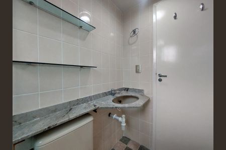 Apartamento à venda com 60m², 2 quartos e 1 vaga Apartamento à venda com 60m², 2 quartos e 1 vagaBanheiro