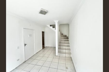 Casa de condomínio à venda com 100m², 2 quartos e 1 vagaSala