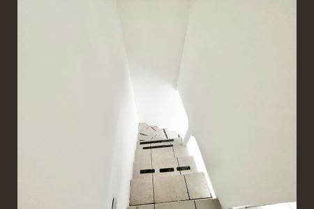 Escada de casa de condomínio à venda com 2 quartos, 100m² em Jardim Sonia, São Paulo