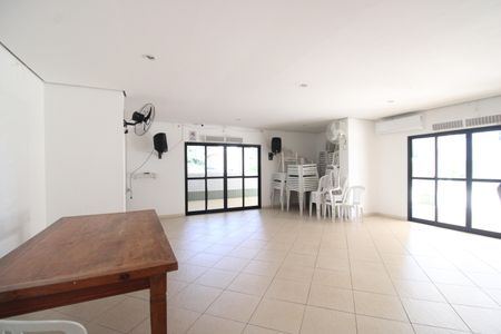 Apartamento para alugar com 66m², 2 quartos e 1 vagaÁrea comum - Salão de festas