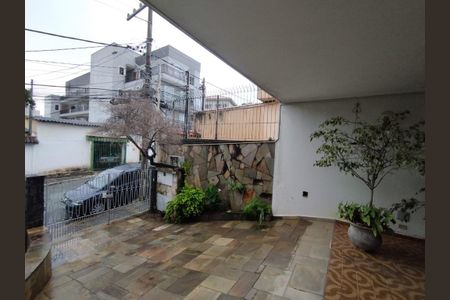 Casa para alugar com 259m², 2 quartos e sem vaga