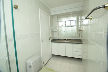 Apartamento à venda com 266m², 5 quartos e 3 vagasBanheiro da Suíte 1