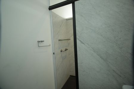 Apartamento à venda com 266m², 5 quartos e 3 vagasBanheiro da Suíte 3