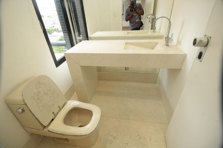 Apartamento à venda com 266m², 5 quartos e 3 vagasLavabo