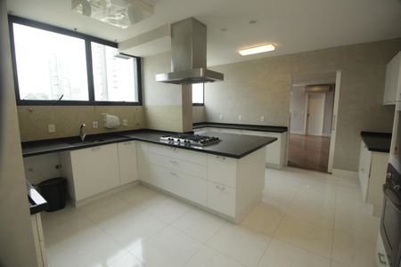 Apartamento à venda com 266m², 5 quartos e 3 vagasCozinha
