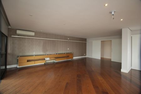 Apartamento à venda com 266m², 5 quartos e 3 vagasSala