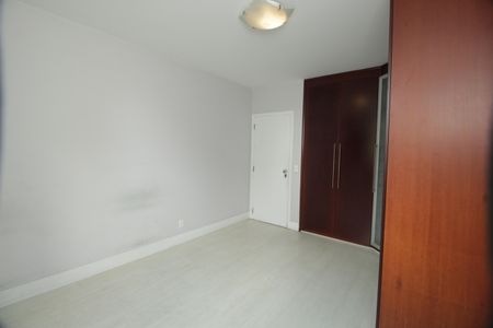 Apartamento à venda com 266m², 5 quartos e 3 vagasSuíte 2