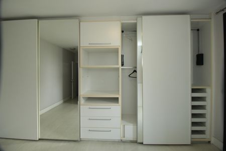 Apartamento à venda com 266m², 5 quartos e 3 vagasSuíte 3