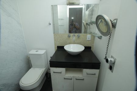 Apartamento à venda com 266m², 5 quartos e 3 vagasBanheiro da Suíte 3