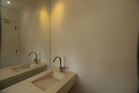 Apartamento à venda com 266m², 5 quartos e 3 vagasLavabo