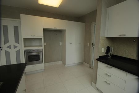 Apartamento à venda com 266m², 5 quartos e 3 vagasCozinha