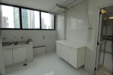 Apartamento à venda com 266m², 5 quartos e 3 vagasÁrea de Serviço