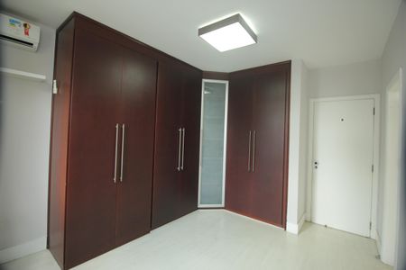 Apartamento à venda com 266m², 5 quartos e 3 vagasSuíte 1