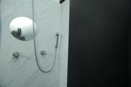 Apartamento à venda com 266m², 5 quartos e 3 vagasBanheiro da Suíte 2 e 3