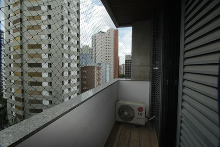 Apartamento à venda com 266m², 5 quartos e 3 vagasVaranda da Suíte master