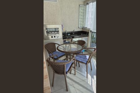 Apartamento à venda com 85m², 2 quartos e 1 vagaVaranda