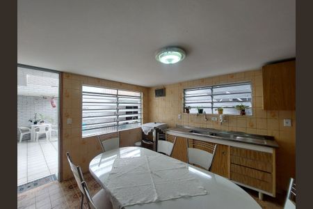 Casa à venda com 300m², 3 quartos e 1 vaga Casa à venda com 300m², 3 quartos e 1 vagaCozinha