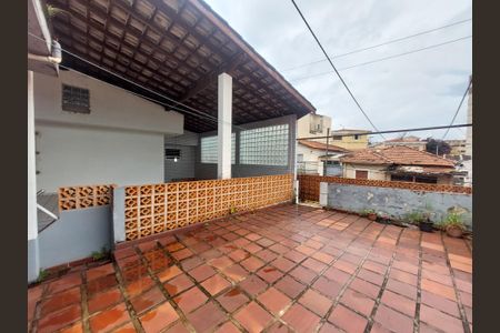 Casa à venda com 300m², 3 quartos e 1 vaga Casa à venda com 300m², 3 quartos e 1 vagaVaranda