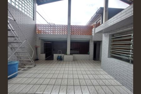 Casa à venda com 300m², 3 quartos e 1 vaga Casa à venda com 300m², 3 quartos e 1 vagaQuintal 2