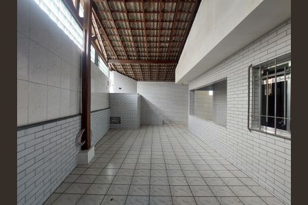 Casa à venda com 300m², 3 quartos e 1 vaga Casa à venda com 300m², 3 quartos e 1 vagaQuintal 1