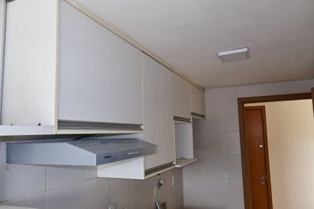 Cozinha - Armários de apartamento para alugar com 2 quartos, 60m² em Parque Amazonia, Goiânia