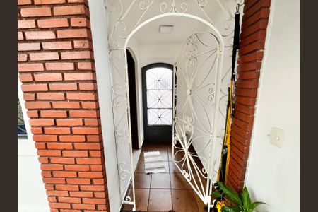 Casa à venda com 124m², 5 quartos e 2 vagasEntrada