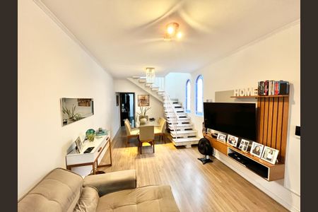 Casa à venda com 124m², 5 quartos e 2 vagasSala