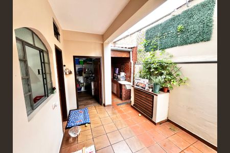 Casa à venda com 124m², 5 quartos e 2 vagasQuintal