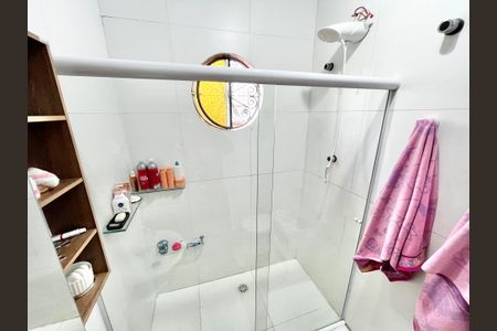 Casa à venda com 124m², 5 quartos e 2 vagasBanheiro