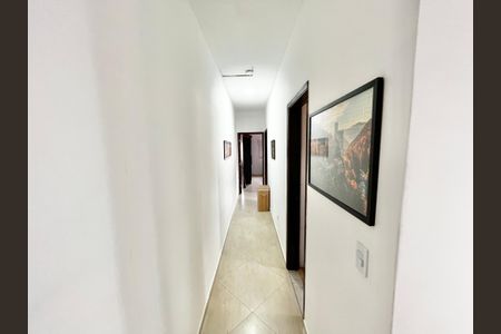 Casa à venda com 124m², 5 quartos e 2 vagasCorredor