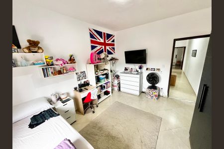 Casa à venda com 124m², 5 quartos e 2 vagasQuarto 1